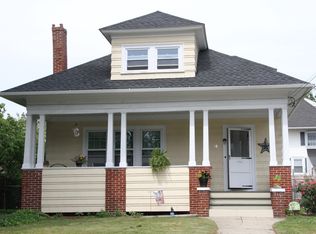 18 Roslyn Ave, Providence, RI 02908