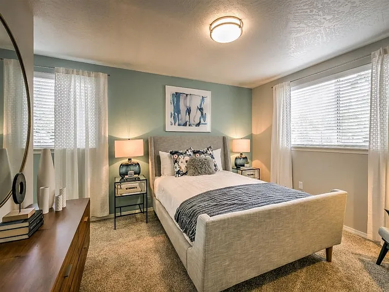 River Pointe Apartments — Photo 30
