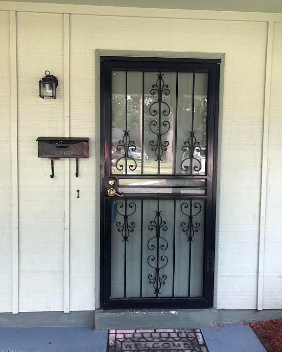 1st image of 1217 The Grove Rd