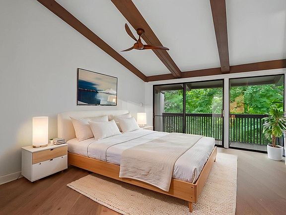3rd image of 930 Alpine DRIVE