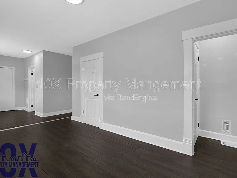 1805 S 6th St #1/2 — Photo 8