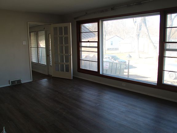 3rd image of 9212 Hallock Dr