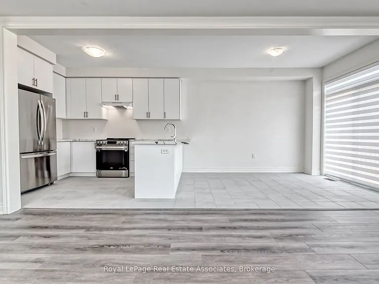 34 Attwater Dr E — Photo 12