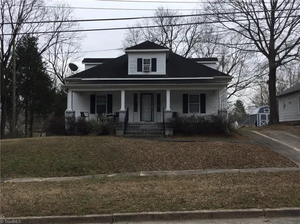 925 Harris St, Burlington, NC 27217