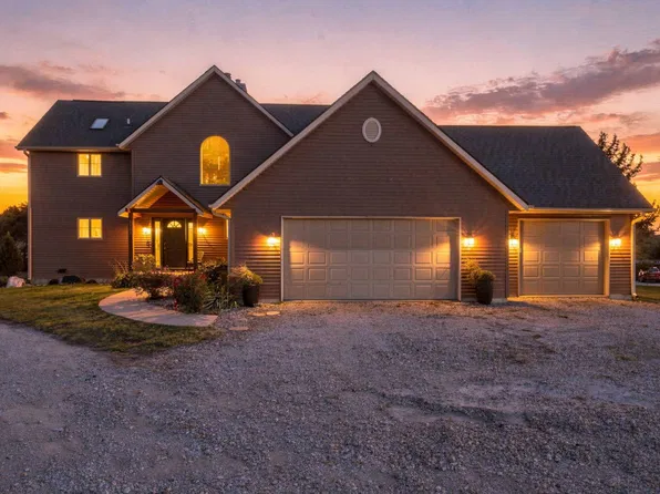 3109 N McLean St, Falls City, NE 68355
