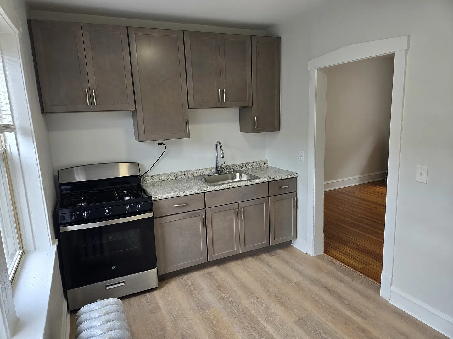 Studio, 500 sqft, $1,275 — Photo 2
