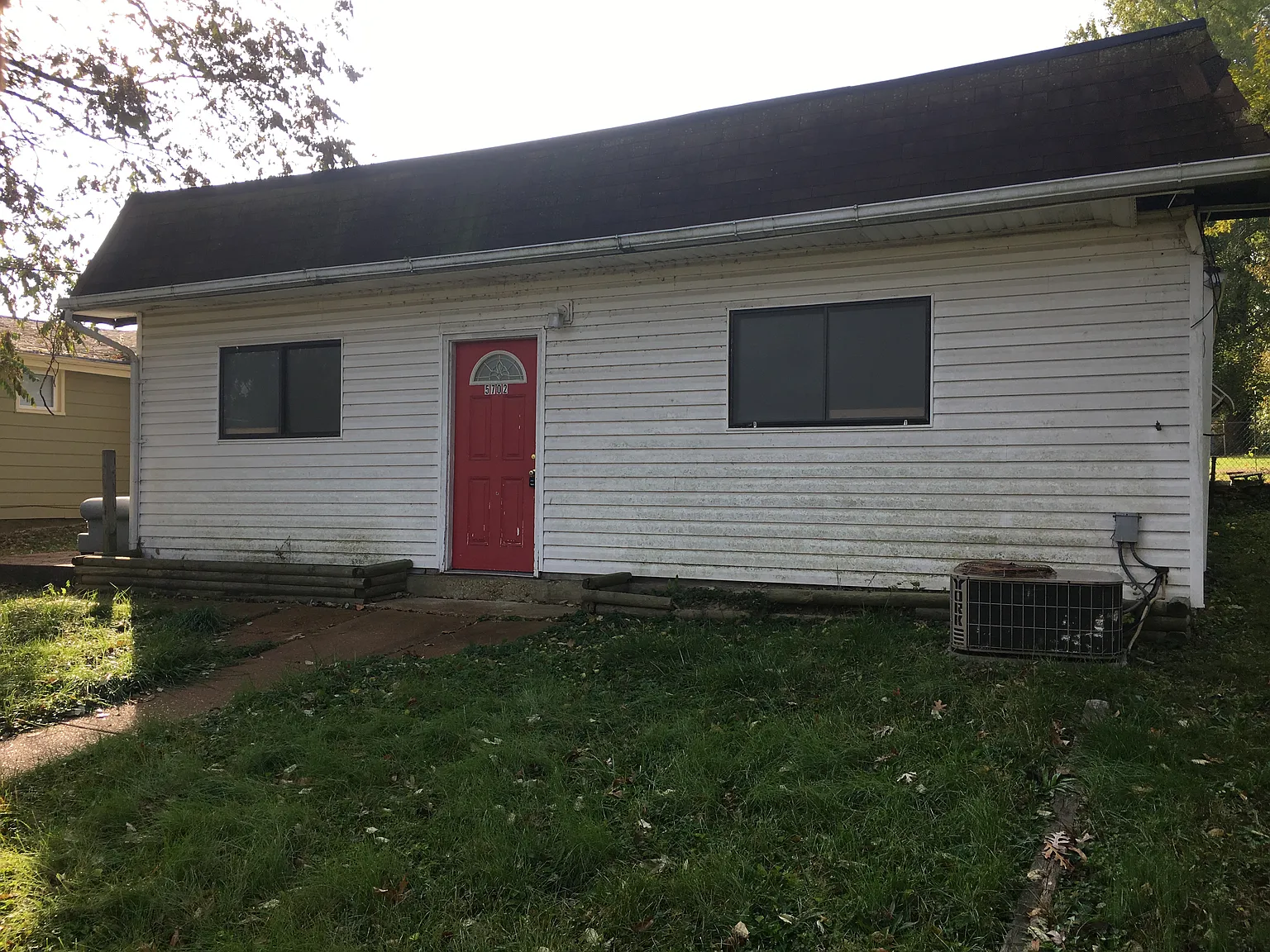 5702 Heege Rd photo 1