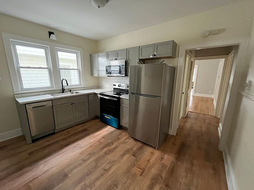 1st image of 102 Woodlawn Ave #1