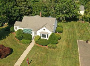 76 Point St, Riverhead, NY 11901