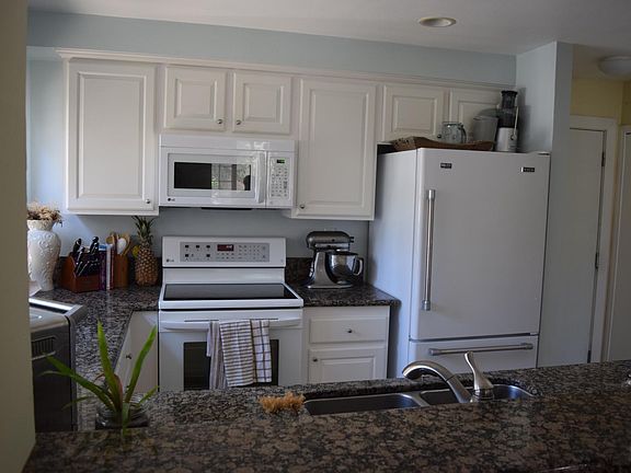 4th image of 26701 Quail Crk APT 66