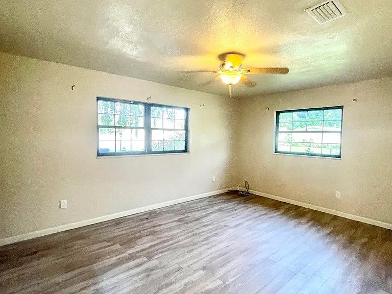 3025 Briarwood Ln — Photo 32
