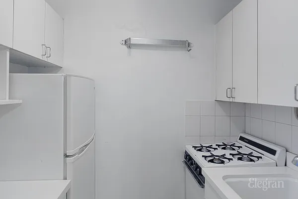 Sold by (Legacy) Elegran | media 19