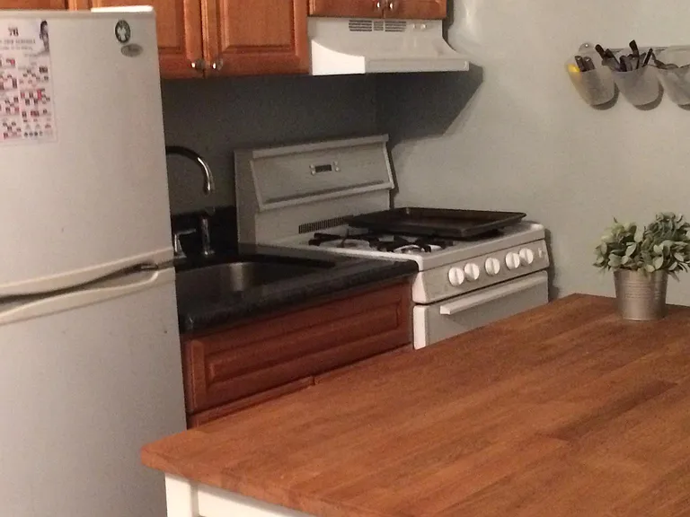 1939 Spring Garden St #1R — Photo 9