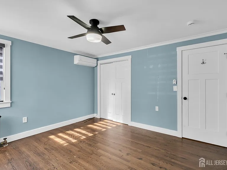 20 Burnet St — Photo 17