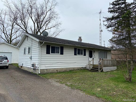 2nd image of 2056 E Stanley Rd