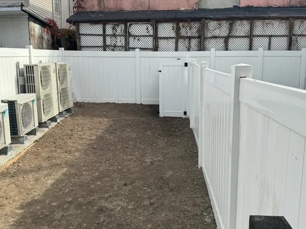 172 New York Avenue image 6 of 6