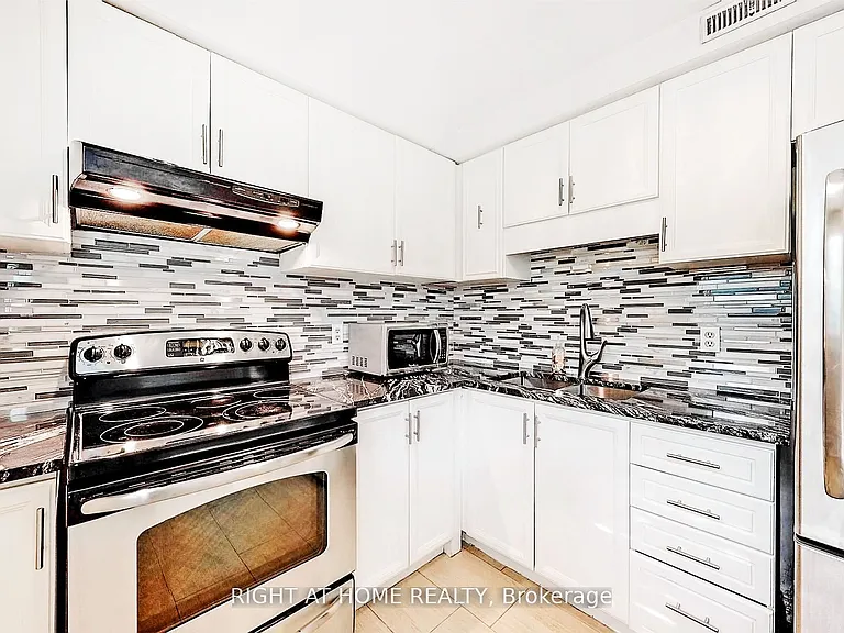20 Evergreen Ct #3 — Photo 4