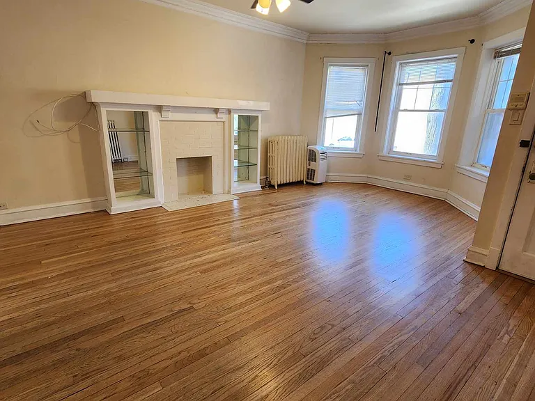6413 N Newgard Ave #1 — Photo 2