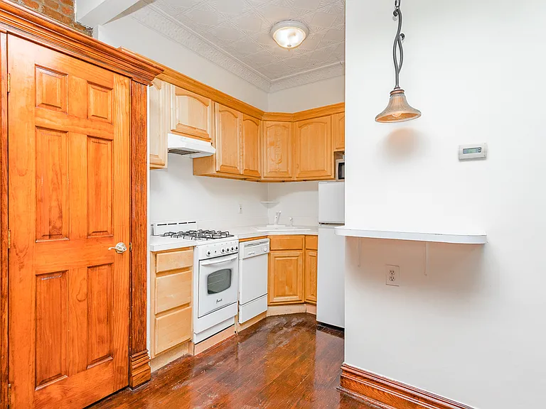 1079 Broadway #2B — Photo 19