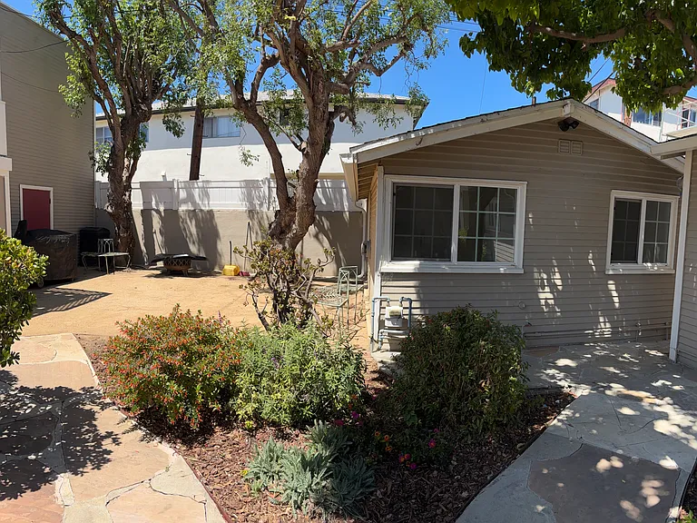 806 W Hamilton Ave — Photo 1