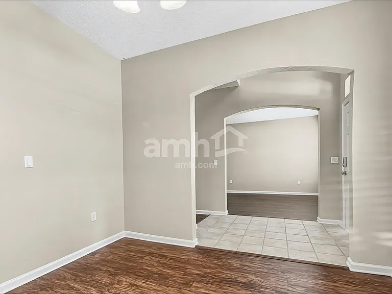 9243 Prosperity Lake Dr — Photo 6