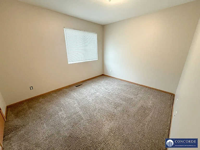 1911 W Lake St — Photo 18