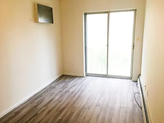 Rented by Showcase Realty | media 18