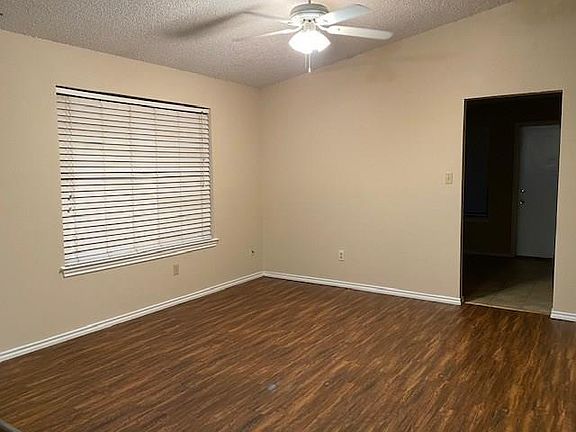 5th image of 4806 Crestmont Ct