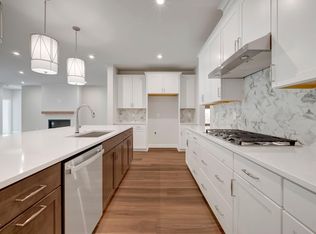 290 Streamside Ter, Fuquay Varina, NC 27526
