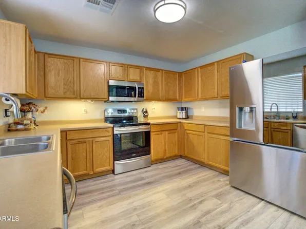 40110 N THOROUGHBRED Way, San Tan Valley, AZ 85140