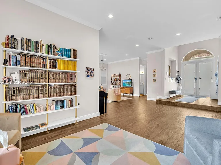 3545 Forest View Cir — Photo 31