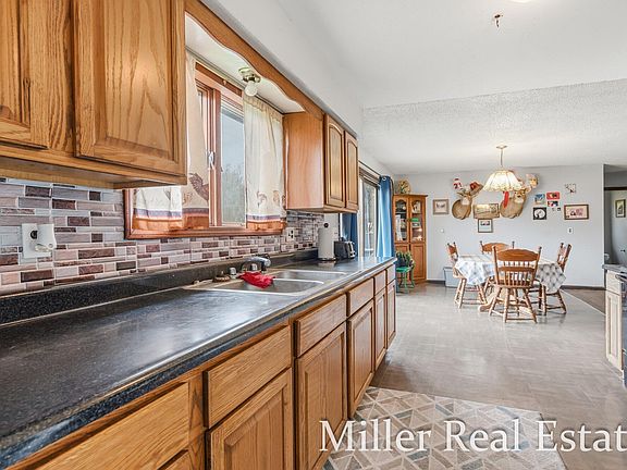 5th image of 6130 Gurd Rd