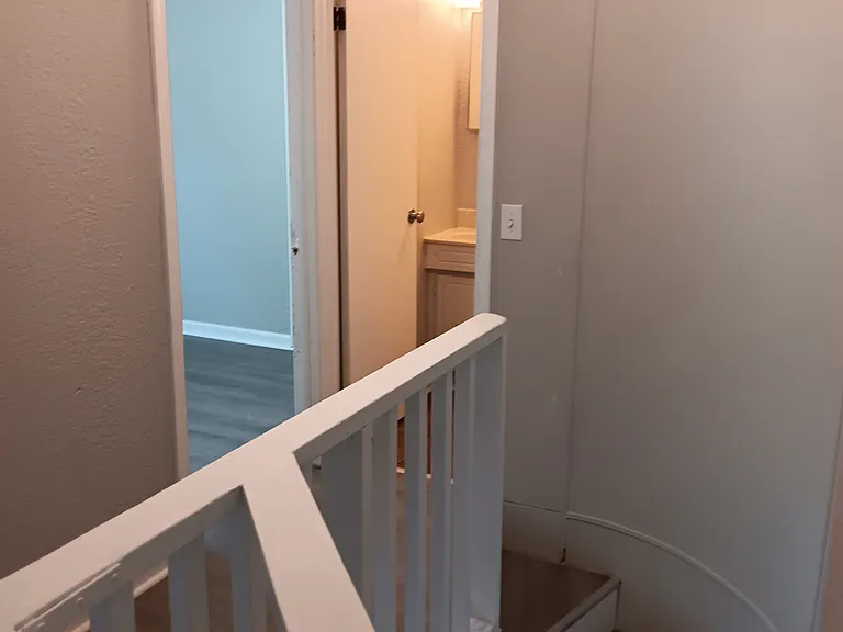 3 bed, 1.5 bath, $895 — Photo 8