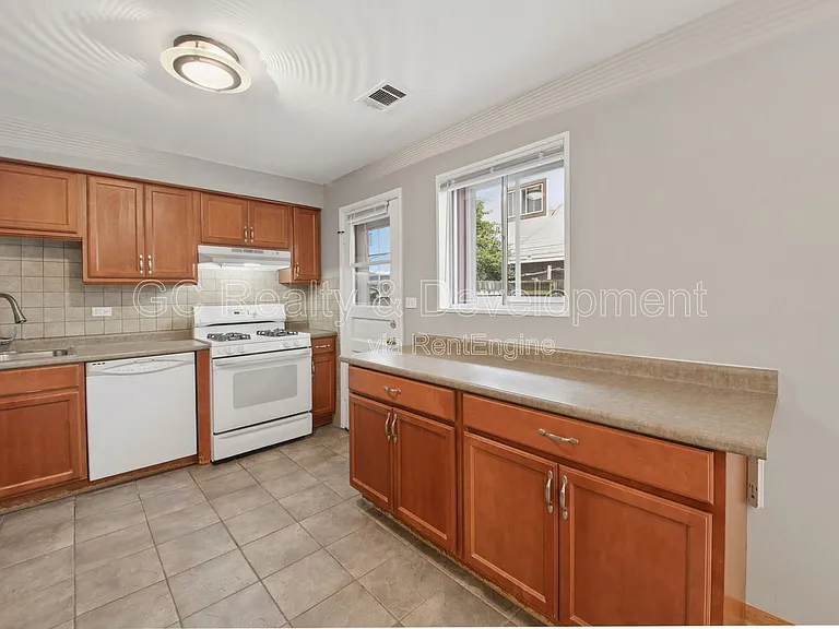 9517 Terrace Pl — Photo 11