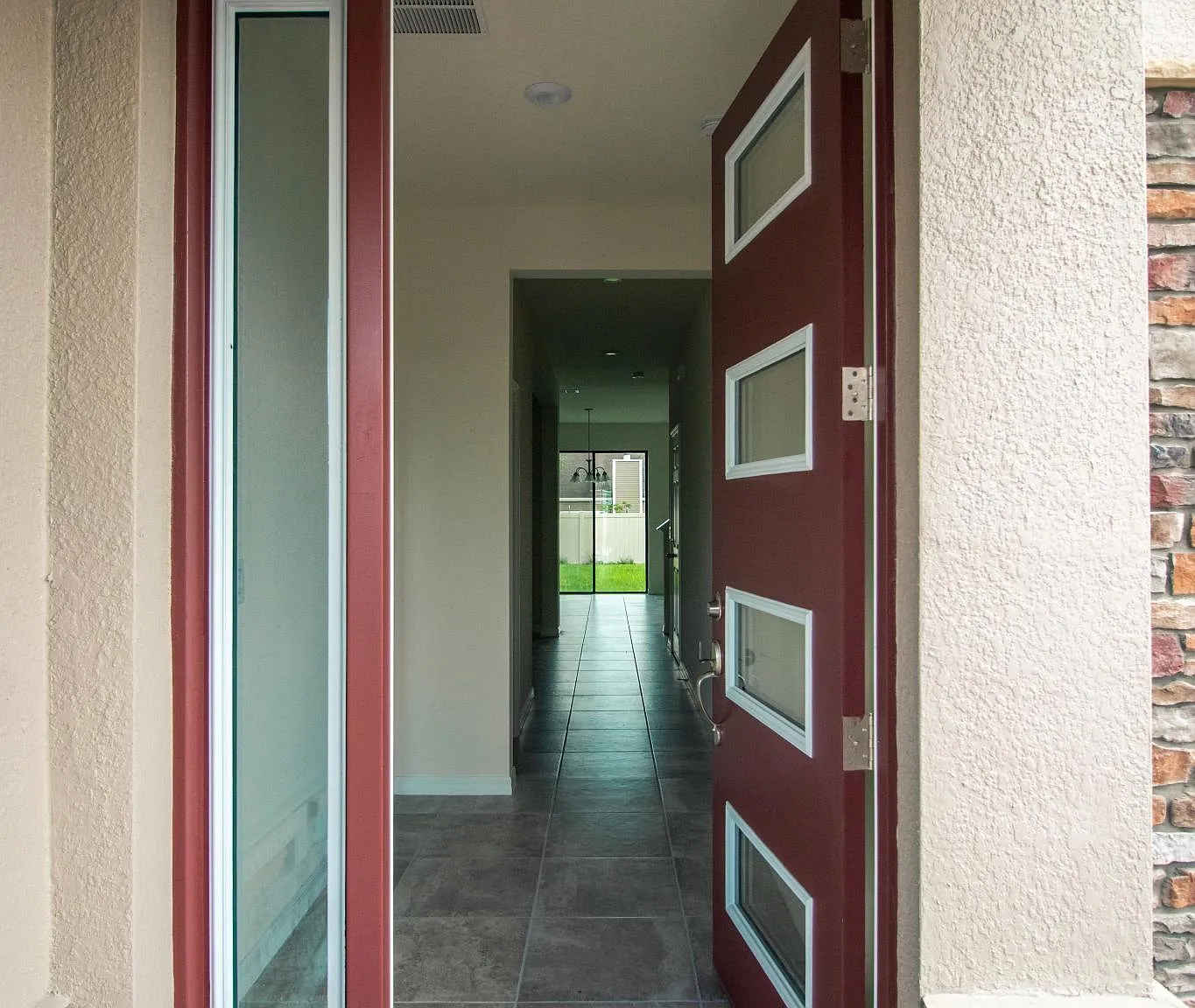 6 bed, 2980 sqft, $950 — Photo 2