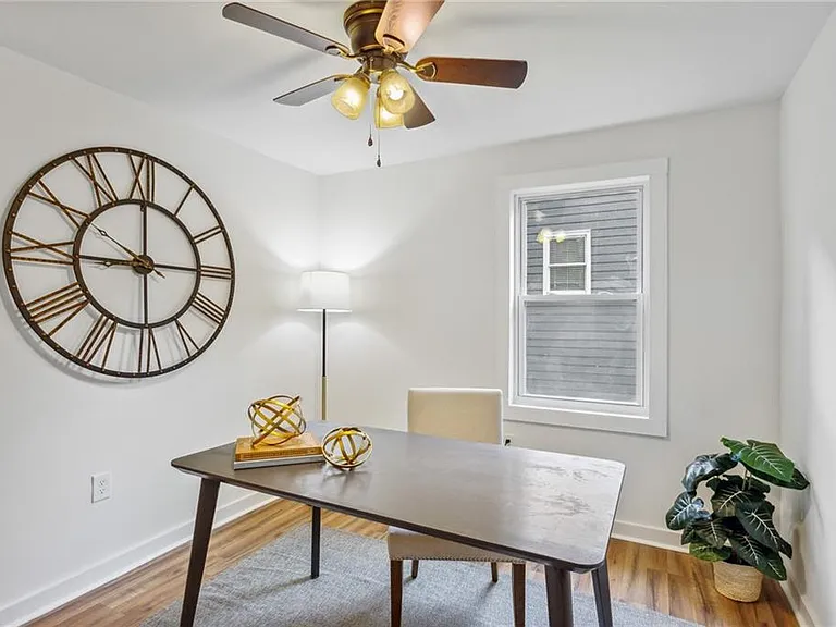 698 Garibaldi St SW — Photo 18