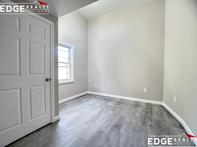 16 Long Ave #3 — Photo 10