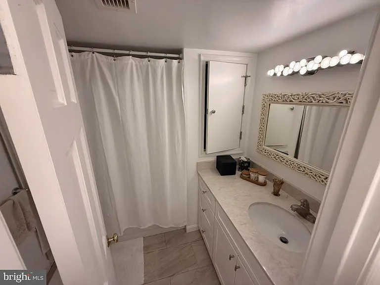 701 Pennsylvania #1020 — Photo 9