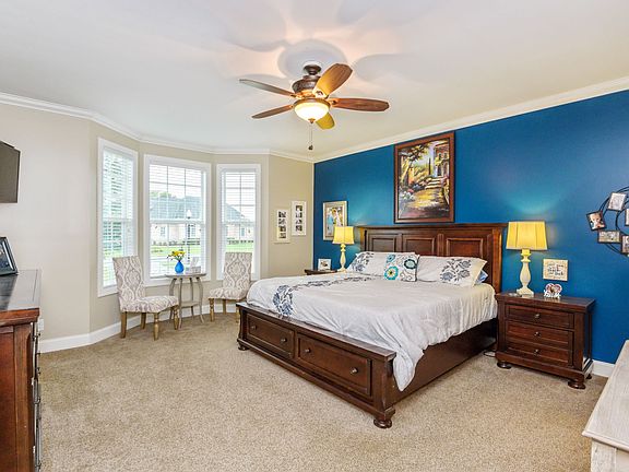 4th image of 3906 Triple Crown Dr