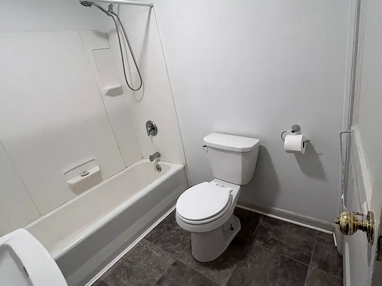 510 W Main St #5 — Photo 9