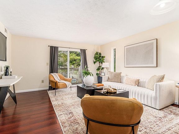 2nd image of 915 Quay Ave #915H