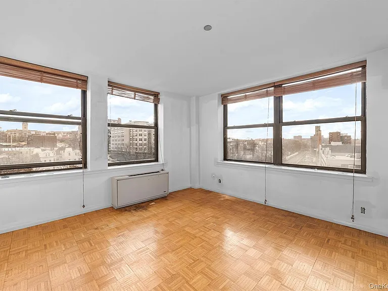 23 Water Grant St #8G — Photo 17