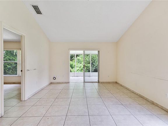 4th image of 2347 Cordova Ct