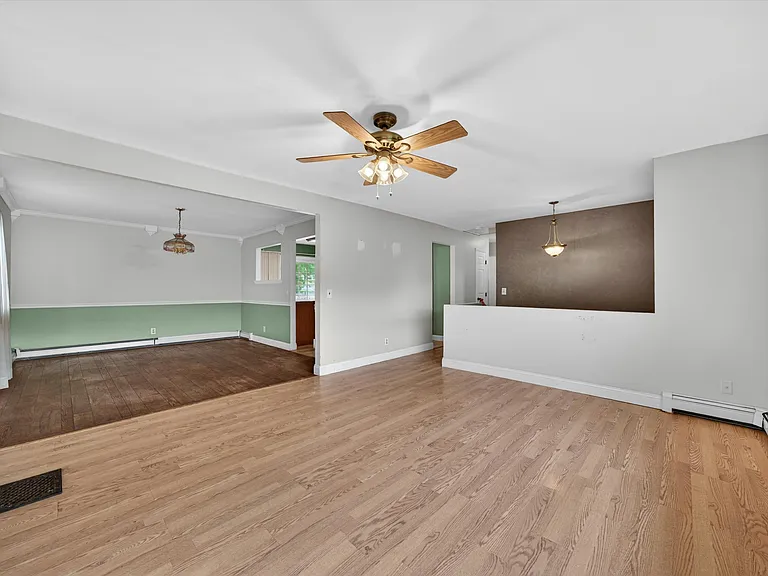 76 Maureen Dr — Photo 24