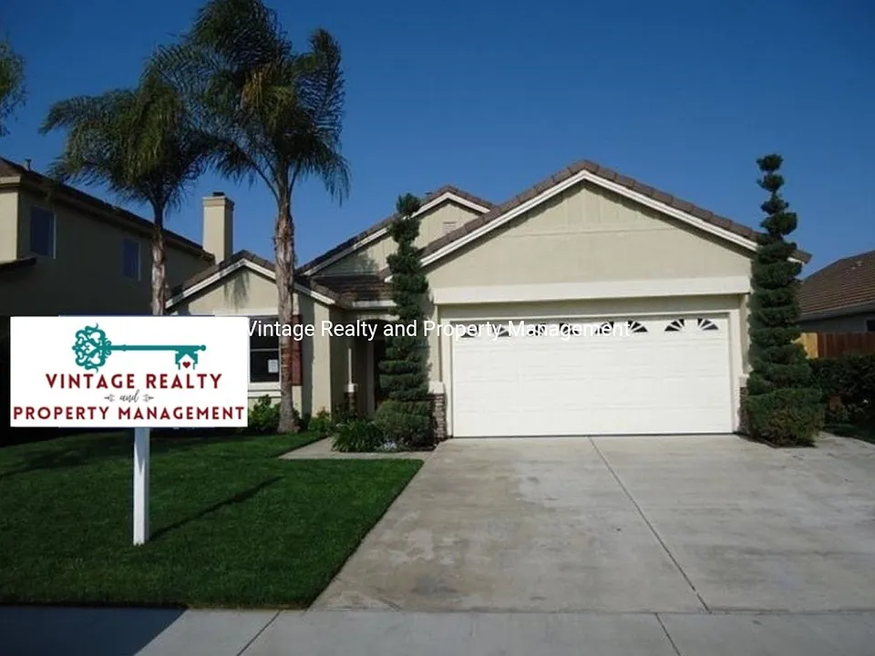 1473 Swallow Tail Ln
