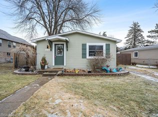37123 Jefferson Ave, Harrison Township, MI 48045