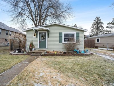 37123 Jefferson Ave, Harrison Township, MI, 48045