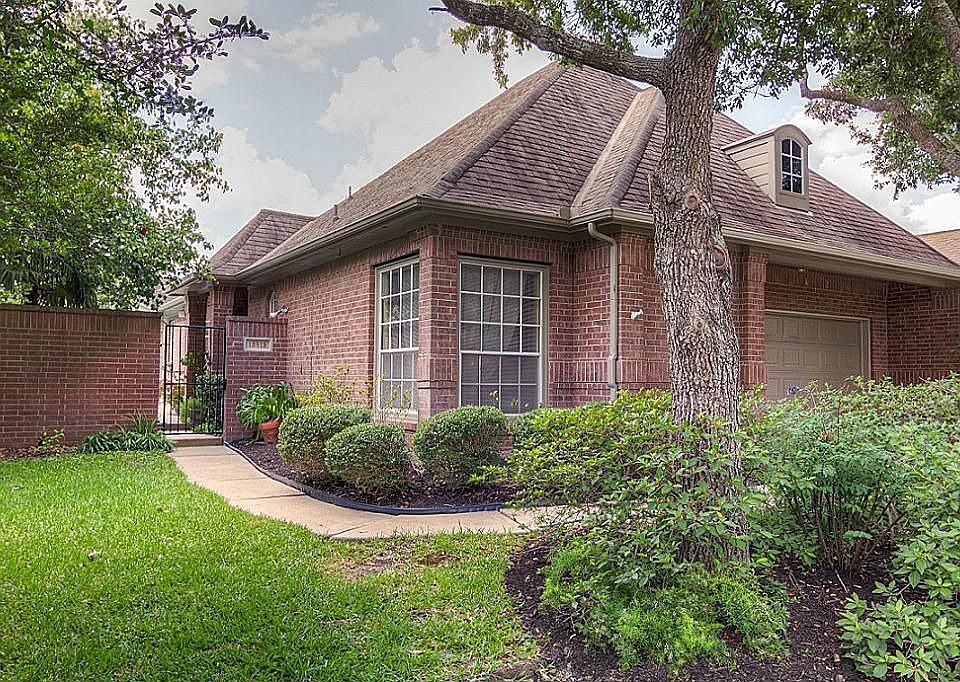 1st image of 13819 Carriage Walk Ln