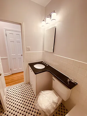 Rented by Metropolis Real Estate of Manhattan | media 24