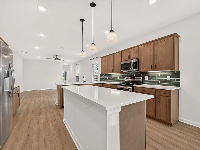 10726 Sky Creek Ln — Photo 21